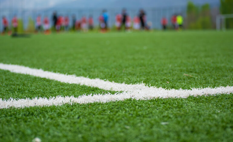 Football international : Vérone-Bologne, Côme-Milan et Racing-Barça à suivre