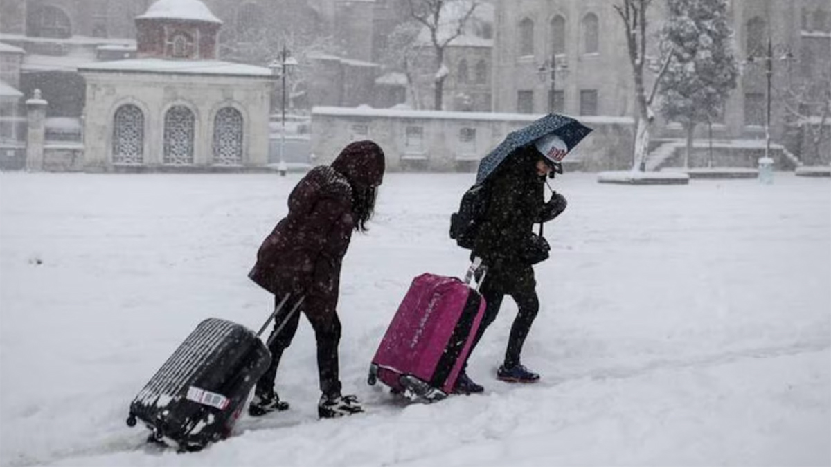 Istanbul : fermetures d&rsquo;écoles et vols annulés face à l&rsquo;arrivée...