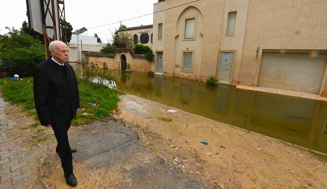 Bhar Lazreg sous les eaux : Kaïs Saïed promet un...