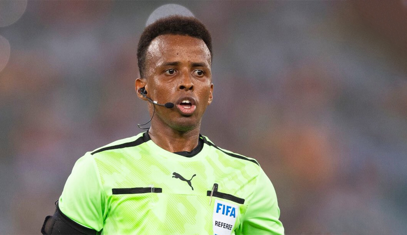 Qui est Omar Artan, l’arbitre somalien du quart Nigeria –...