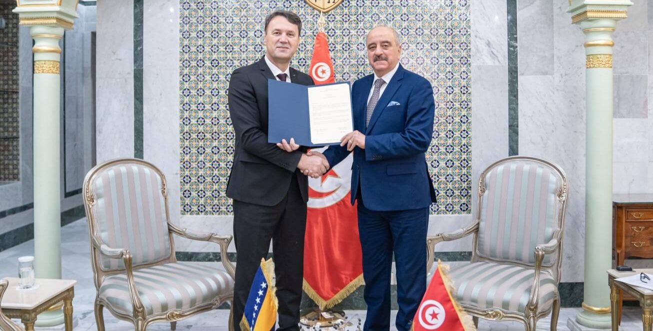 Mohamed Ali Nafti reçoit  les lettres de créance de...