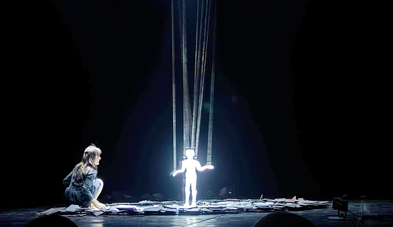 « Anywhere » d’Élise Vigneron : Un Œdipe de glace...