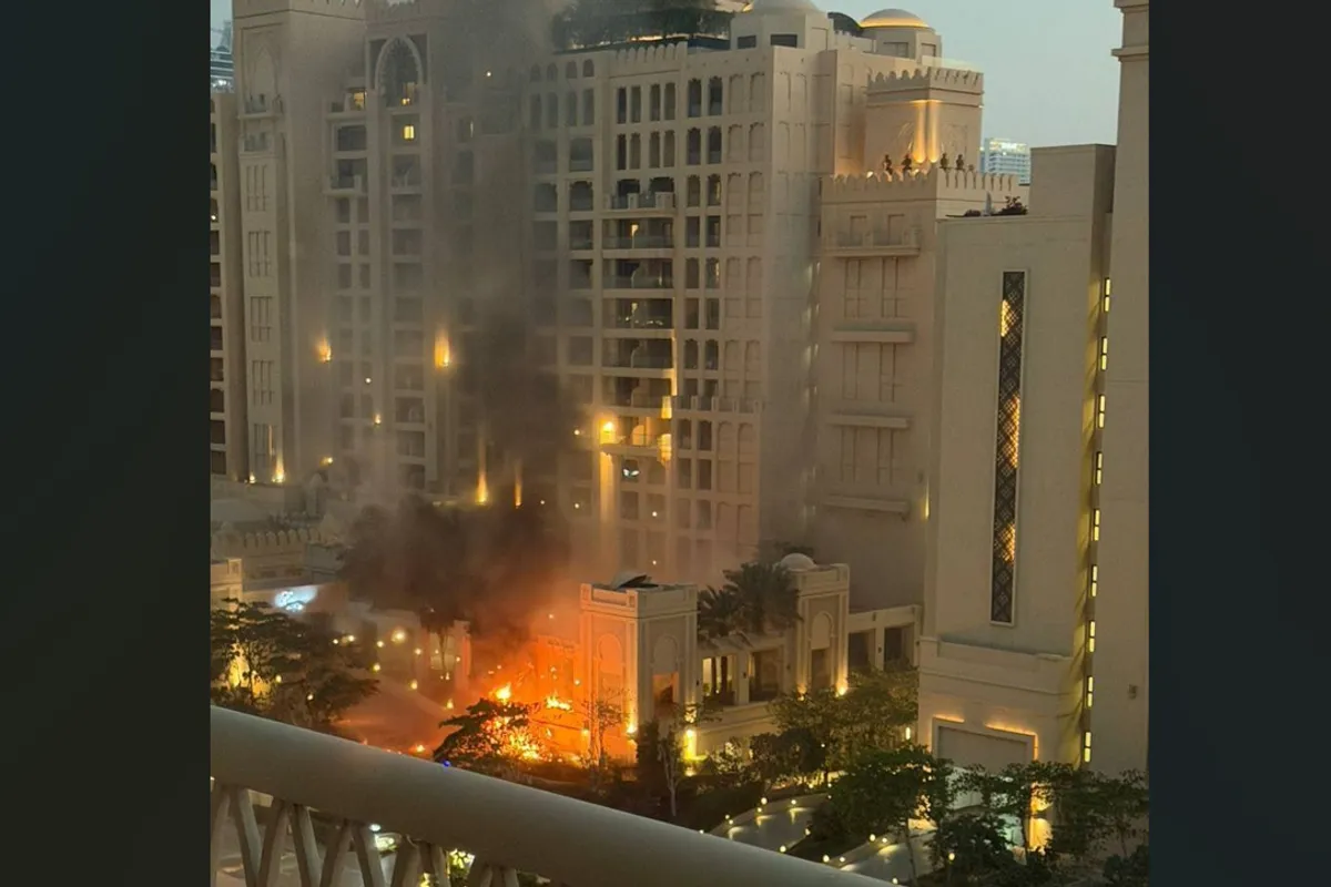 Incendie dans un hôtel à Dubaï après un bombardement iranien...