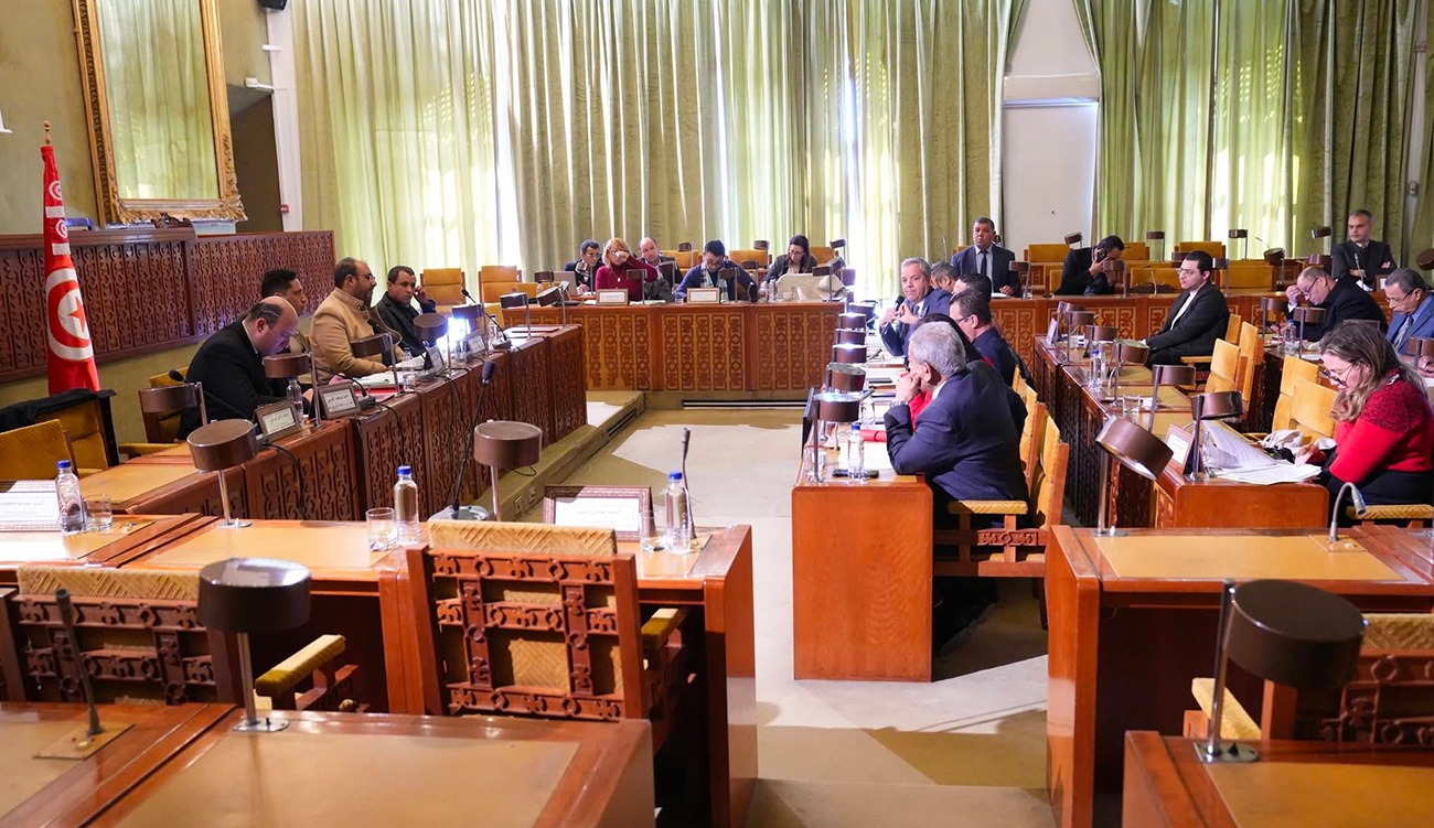 Tunisie : examen d’une proposition de loi organique pour créer...