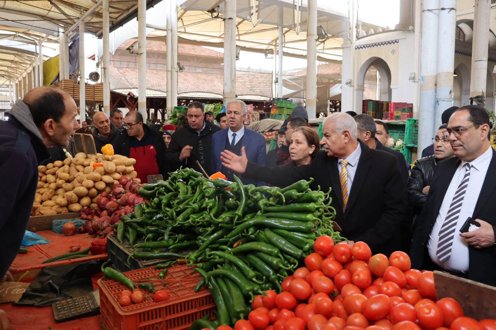 Visite surprise du ministre du Commerce au marché central de...