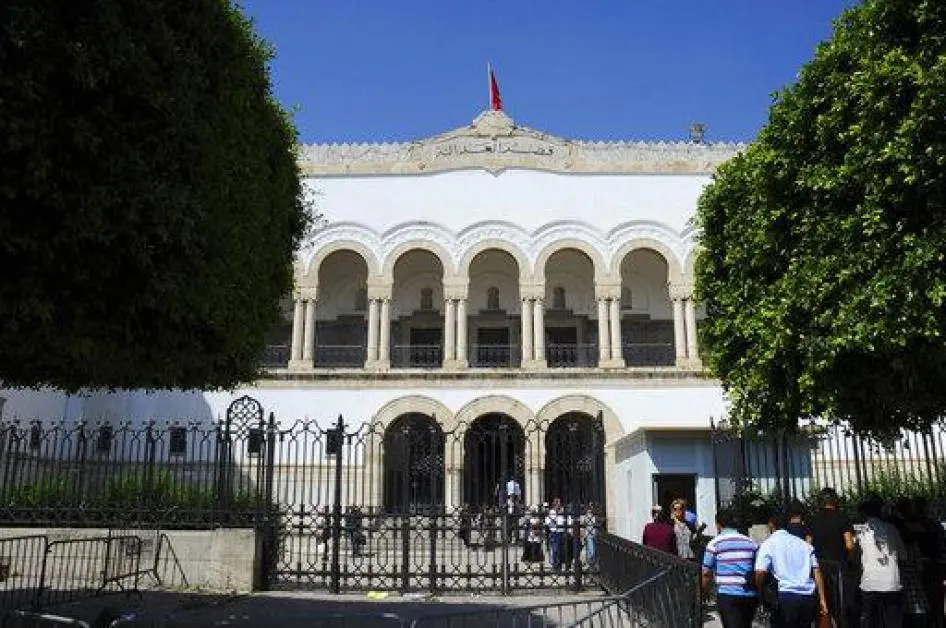 La Cour d’appel de Tunis frappe fort contre plusieurs hommes...
