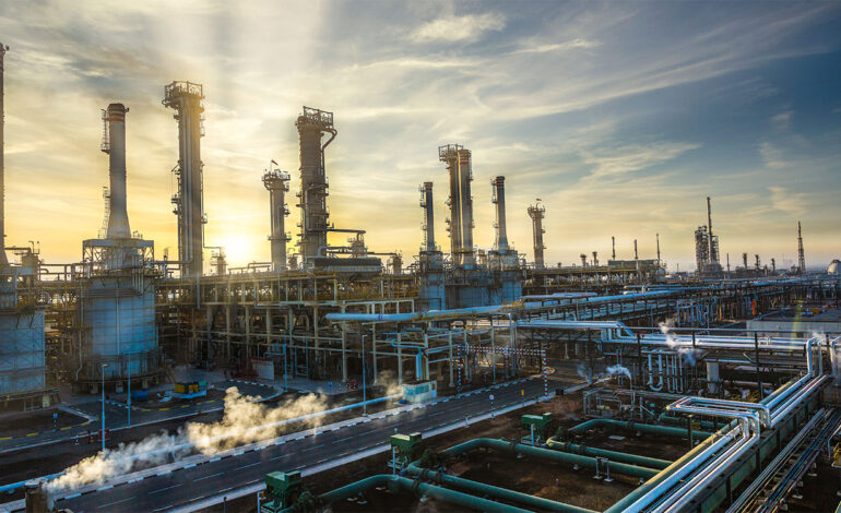 La plus grande raffinerie du Moyen-Orient fermée par précaution après une attaque de drone à Abou Dhabi