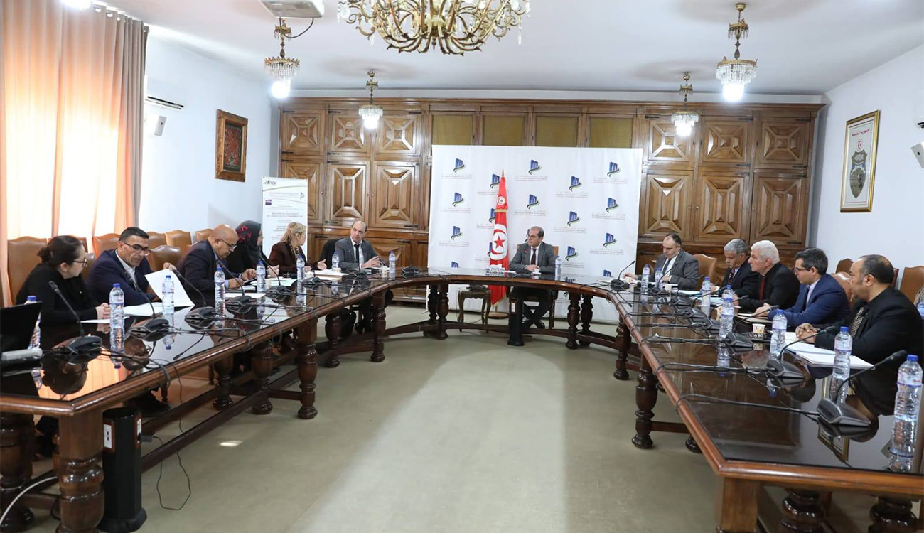 Bâtiments menaçant ruine : le ministre Zouari appelle à accélérer...