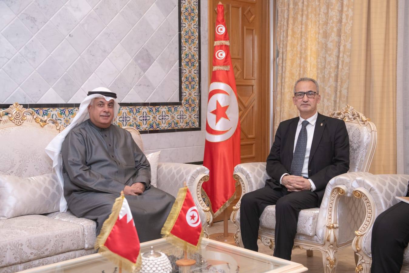 Tunisie–Bahreïn : Mohamed Ben Ayed reçoit l’ambassadeur Abdulaziz Mohamed Abdulla...