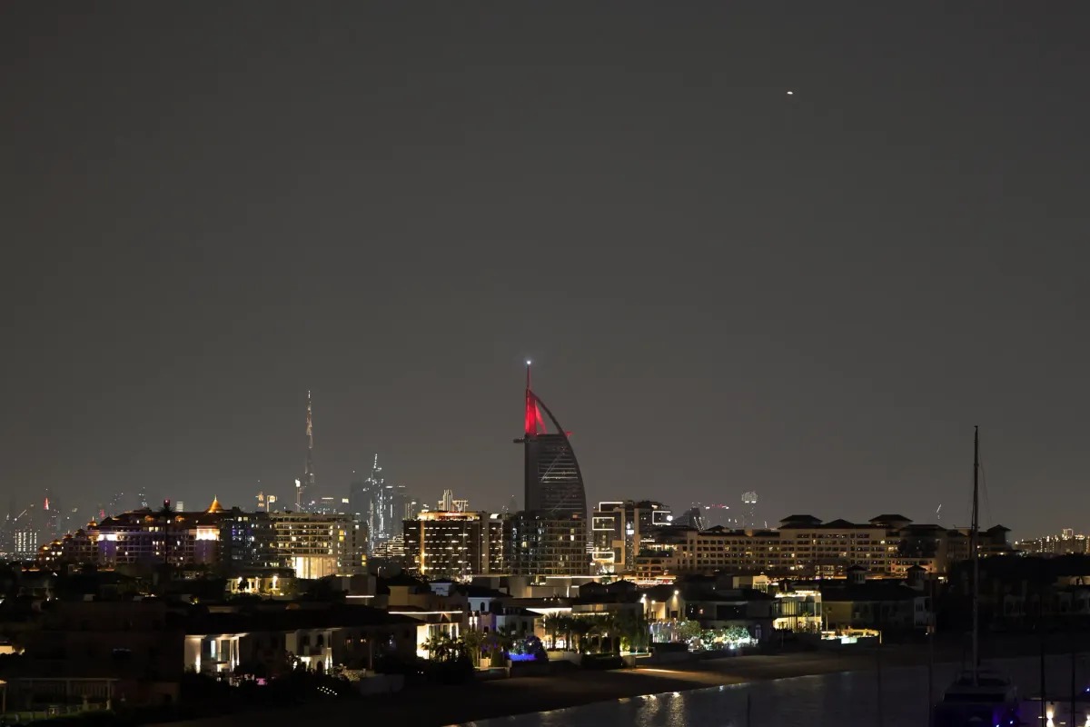 Alerte aux Émirats arabes unis : les habitants appelés à...