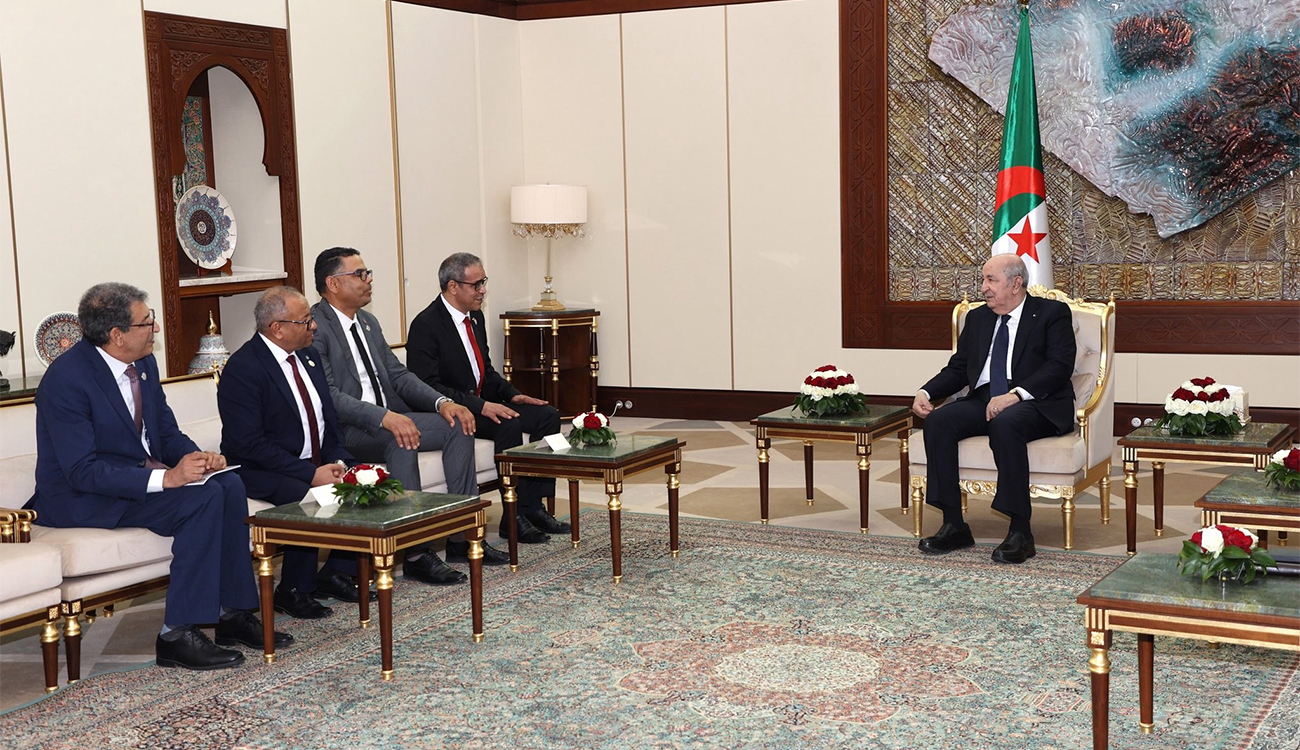 Le président algérien reçoit une délégation du Conseil national des...