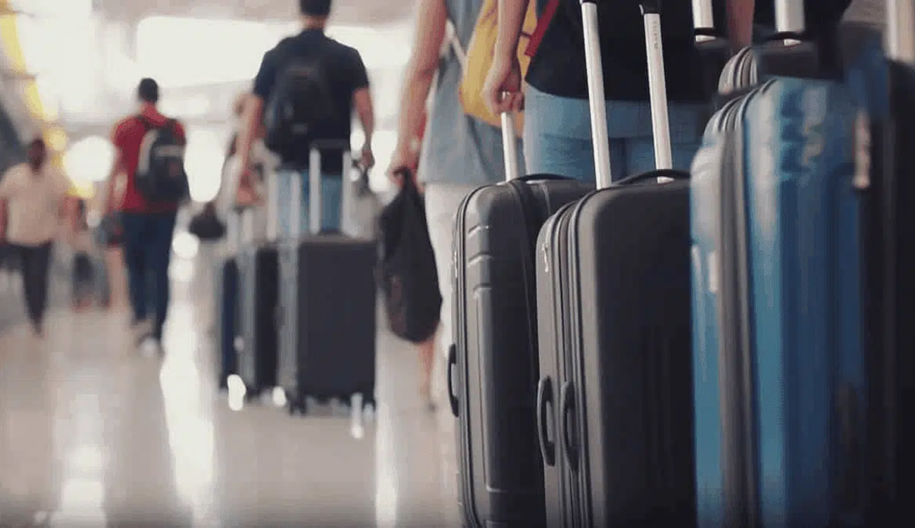 Les Algériens bloqués dans le Golfe sans vols directs :...