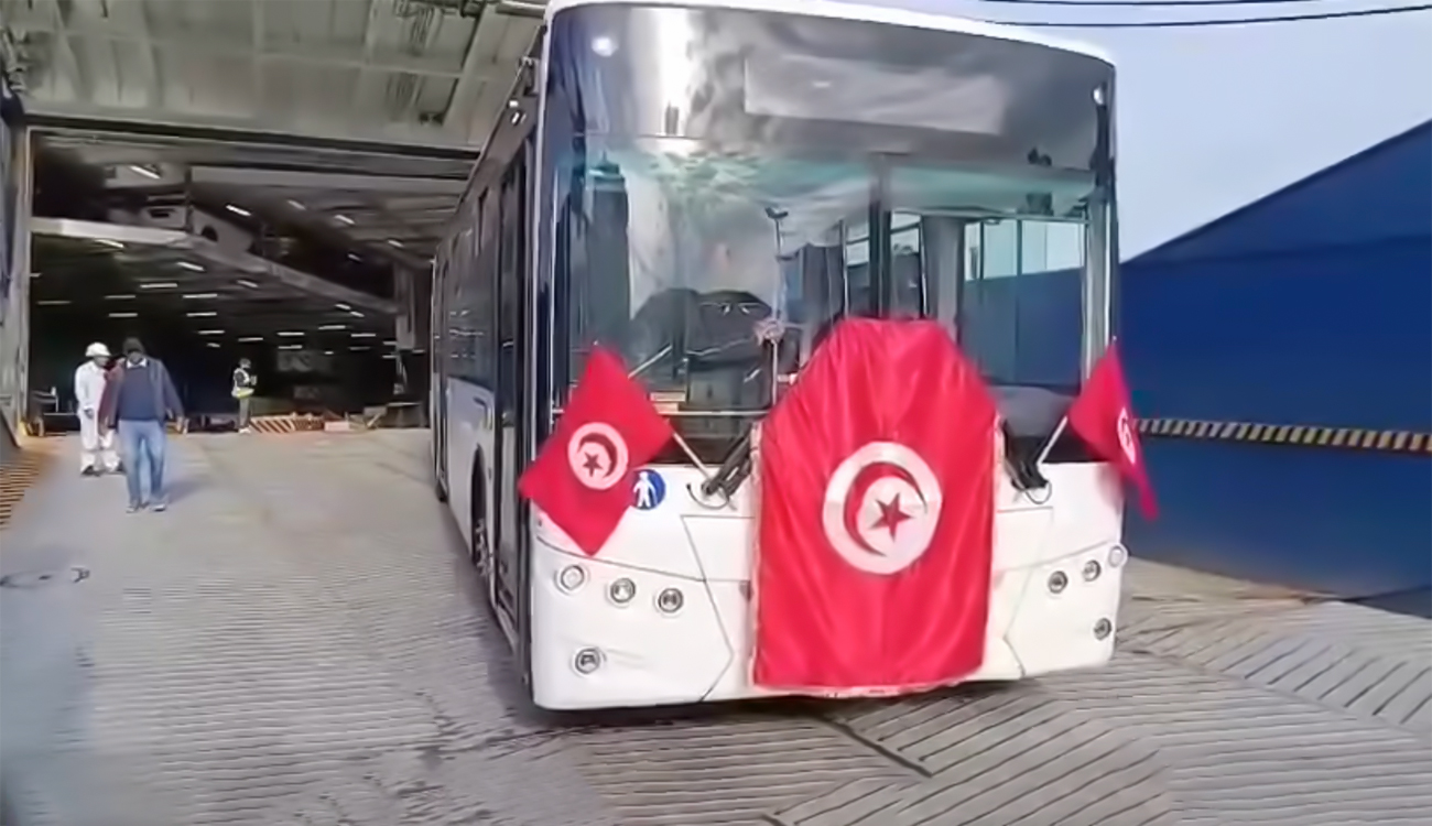 Arrivée de nouveaux bus chinois au port de La Goulette