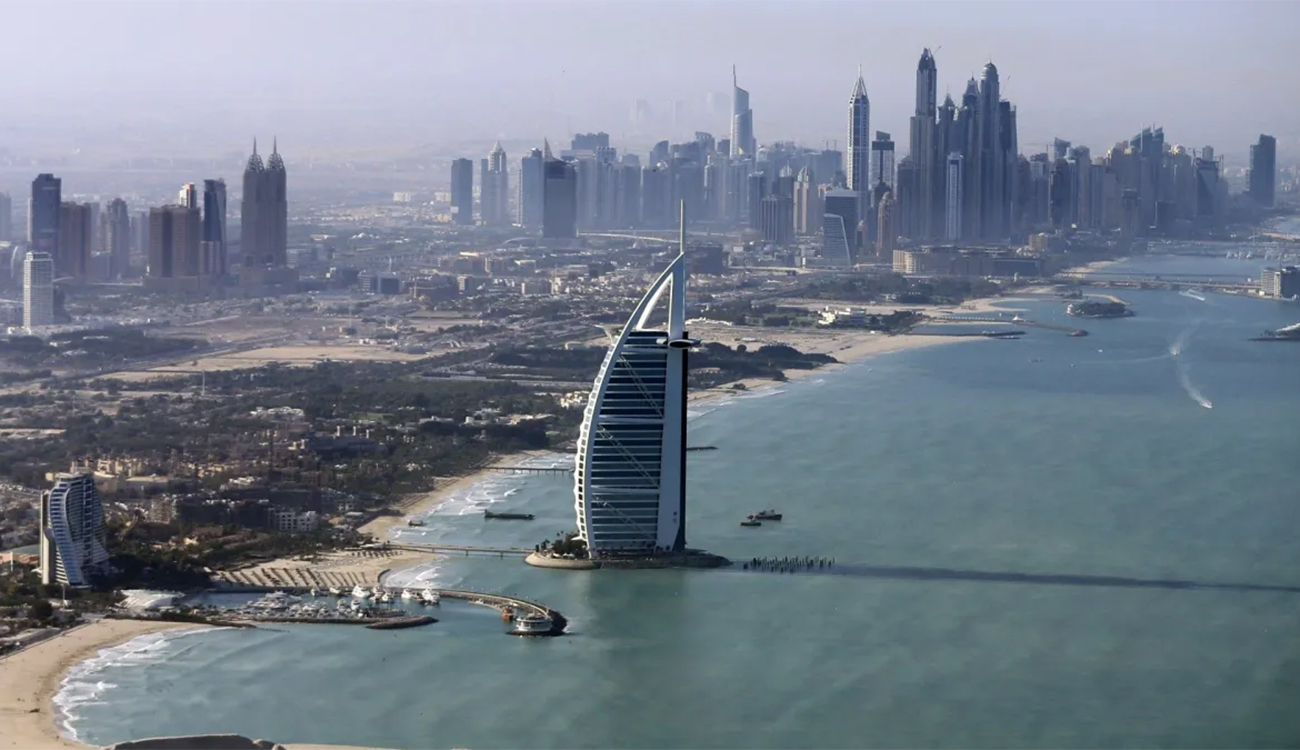 Dubaï affiche un retour au calme malgré les frappes régionales