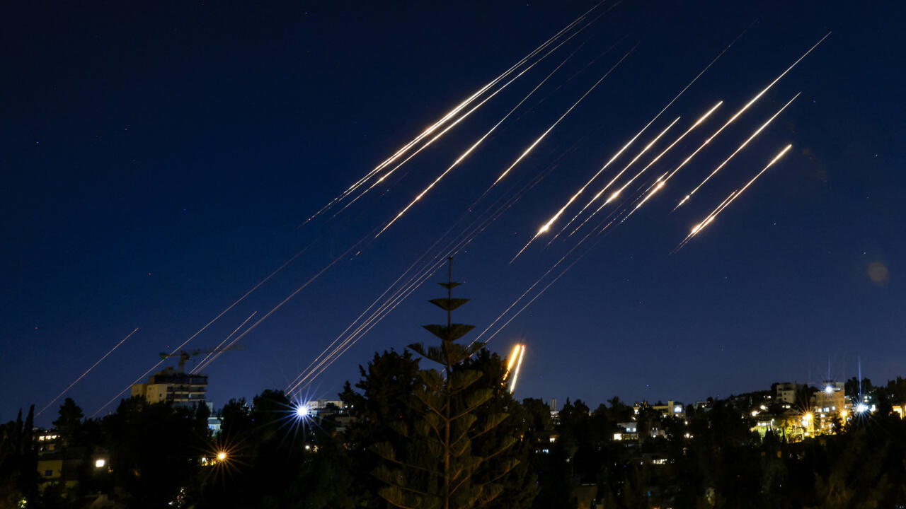 Frappes iraniennes sur l&rsquo;entité sioniste : l&rsquo;armée affirme avoir visé...