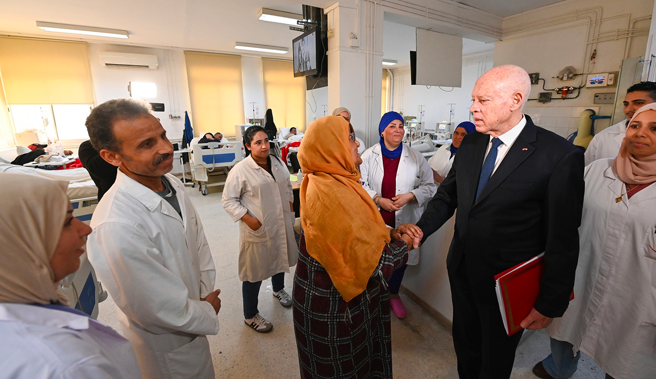 Visite présidentielle à la policlinique d&rsquo;El Omrane et à la...