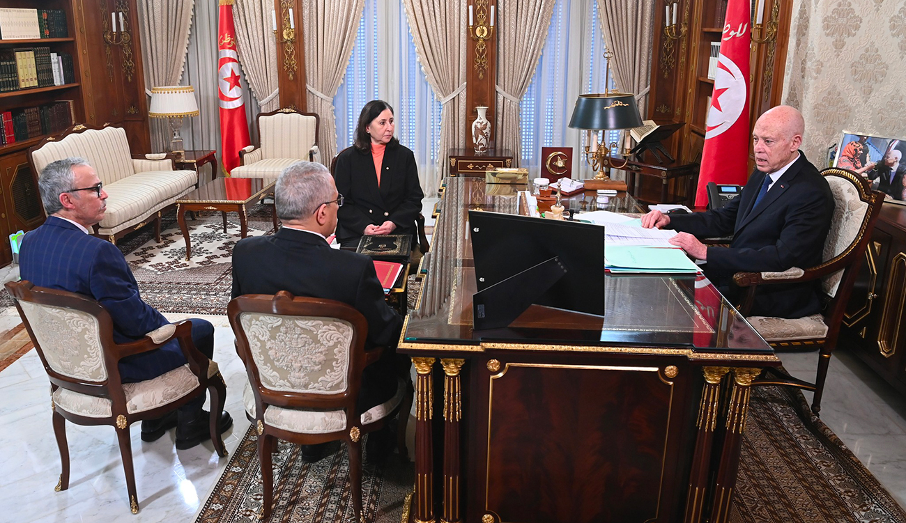 Crise des médicaments : Le Président passe de la visite...