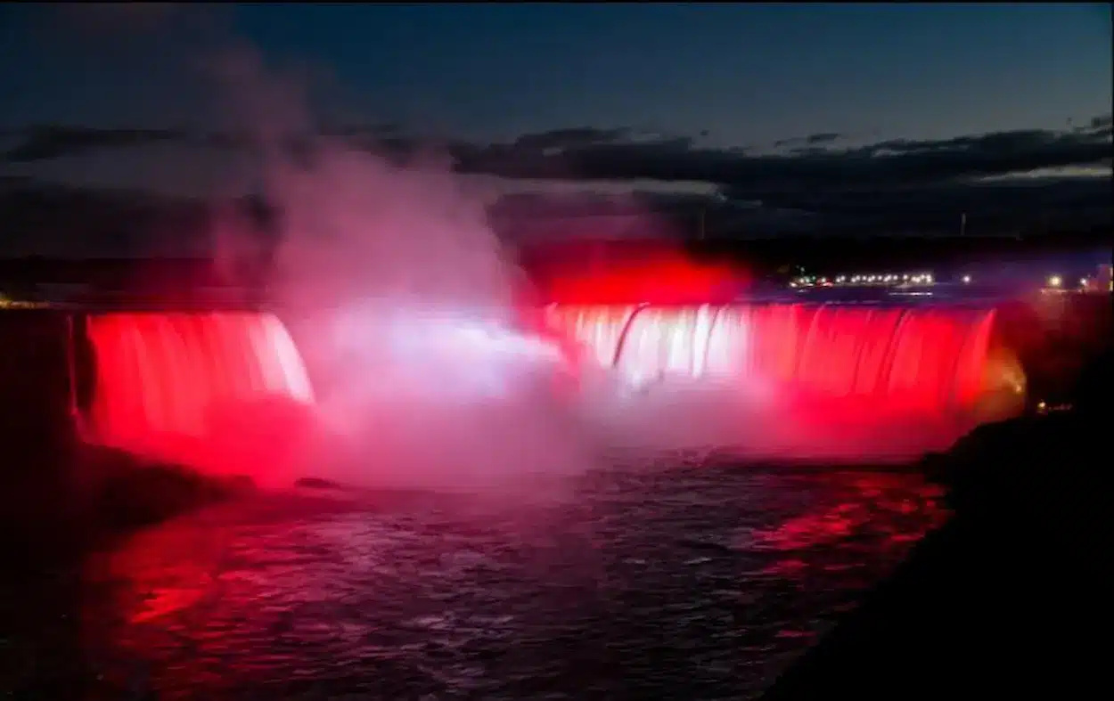 70 ans d’indépendance : les couleurs du drapeau tunisien illuminent...