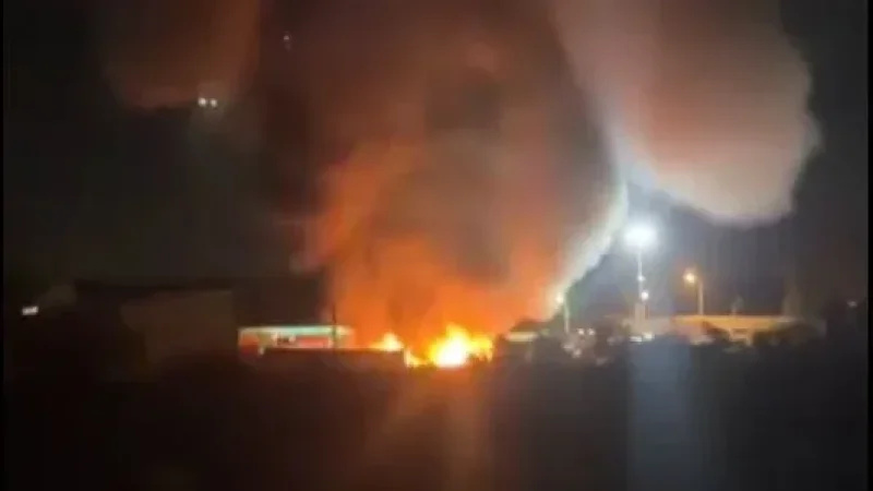 Boumhal-Incendie  dans un dépôt municipal : plusieurs véhicules ravagés