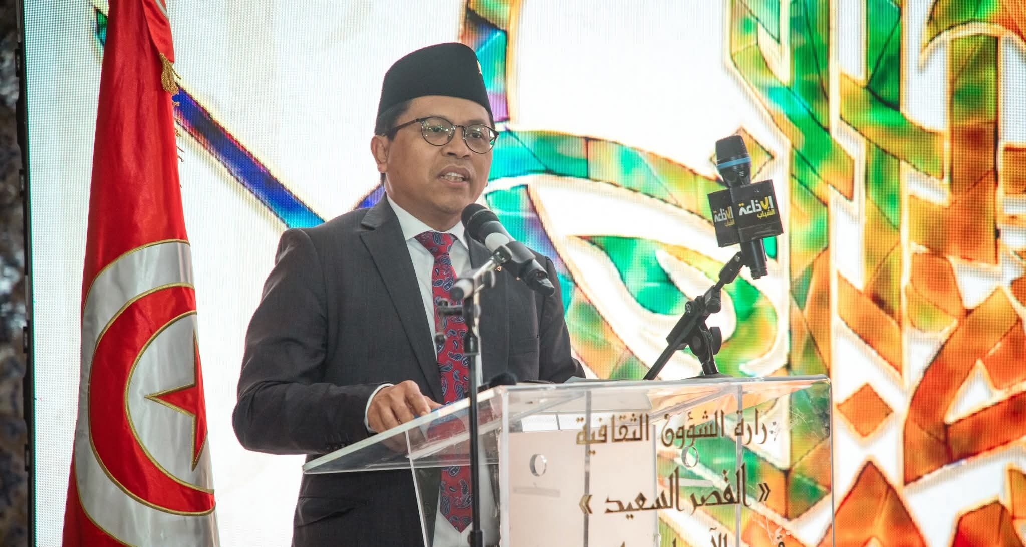 Zuheiri Misrawi, ambassadeur d’Indonésie en Tunisie à la presse :...