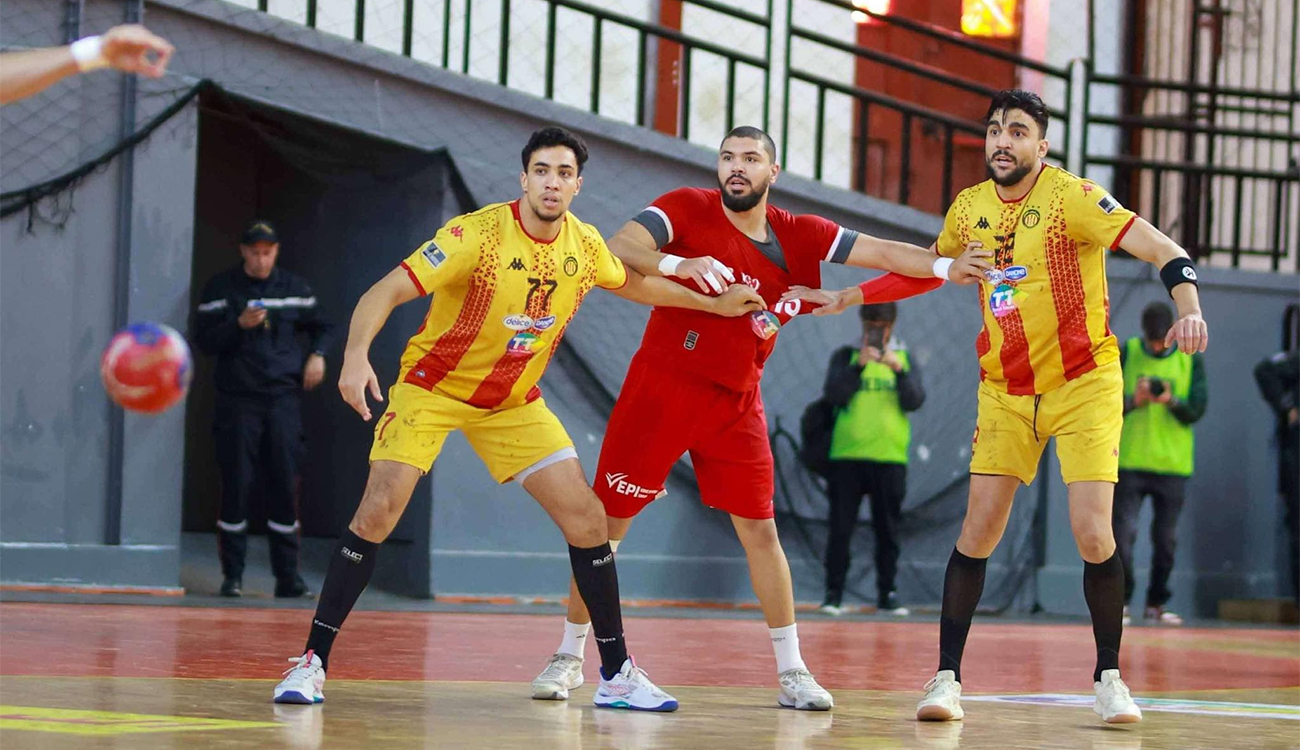 Handball : l’Espérance rejoint le Club Africain en tête après...