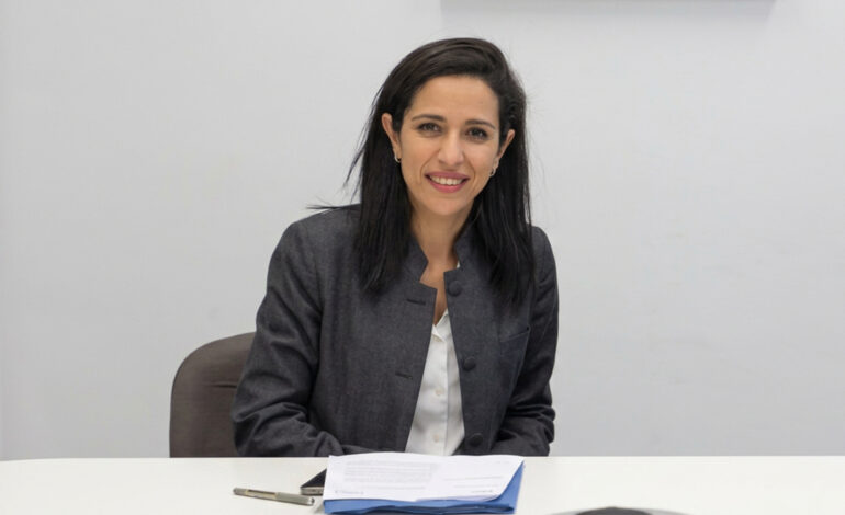 Sarah EL HAÏRY, Haute-Commissaire française à l’Enfance, à La Presse : « Lutter ensemble contre la surexposition des enfants aux écrans et aux réseaux sociaux »