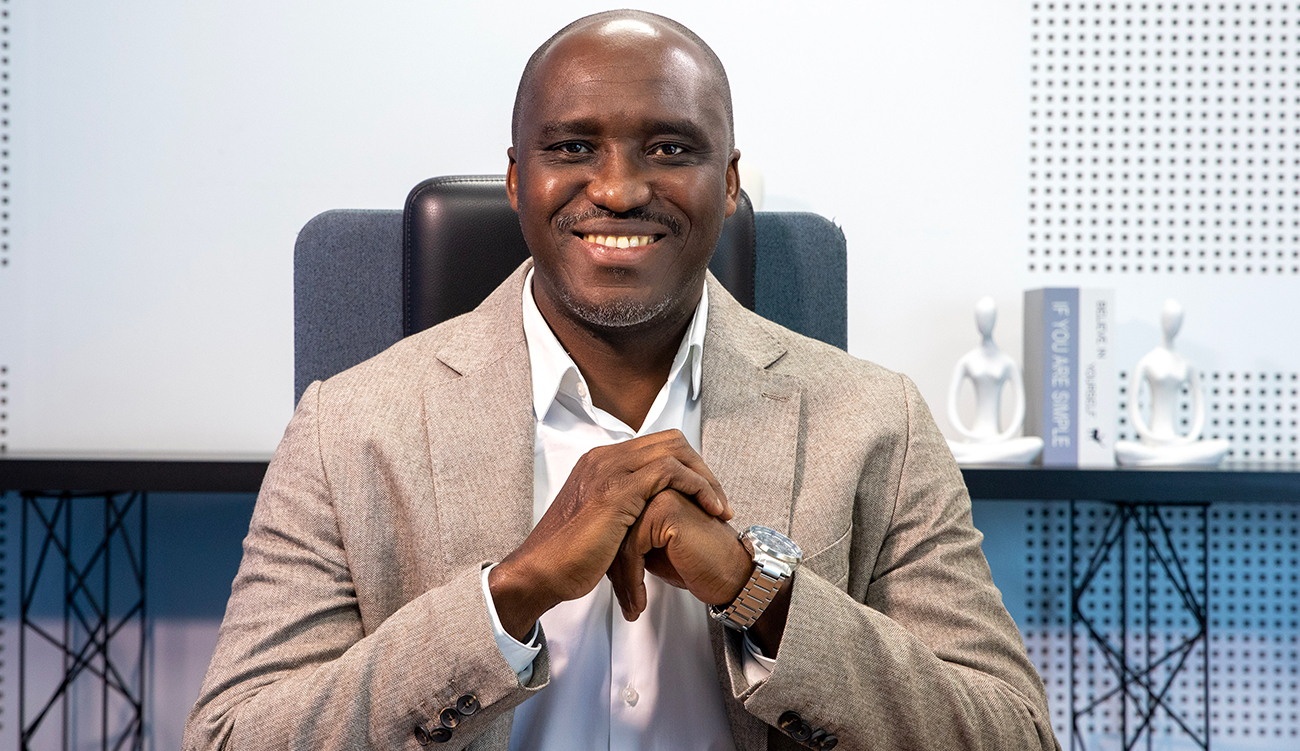 Hervé Kamdem nommé Directeur Général de Philip Morris International en...