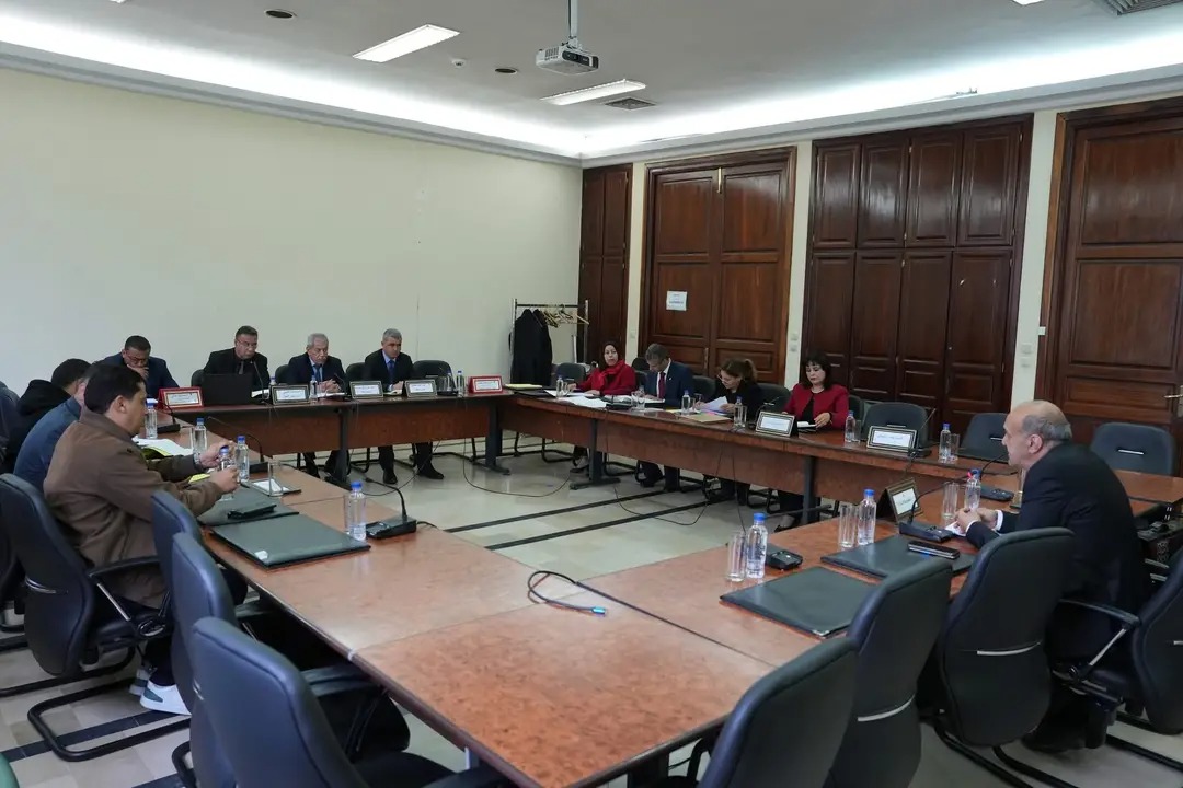 Écoles privées et anglais : le Parlement lance deux réformes...