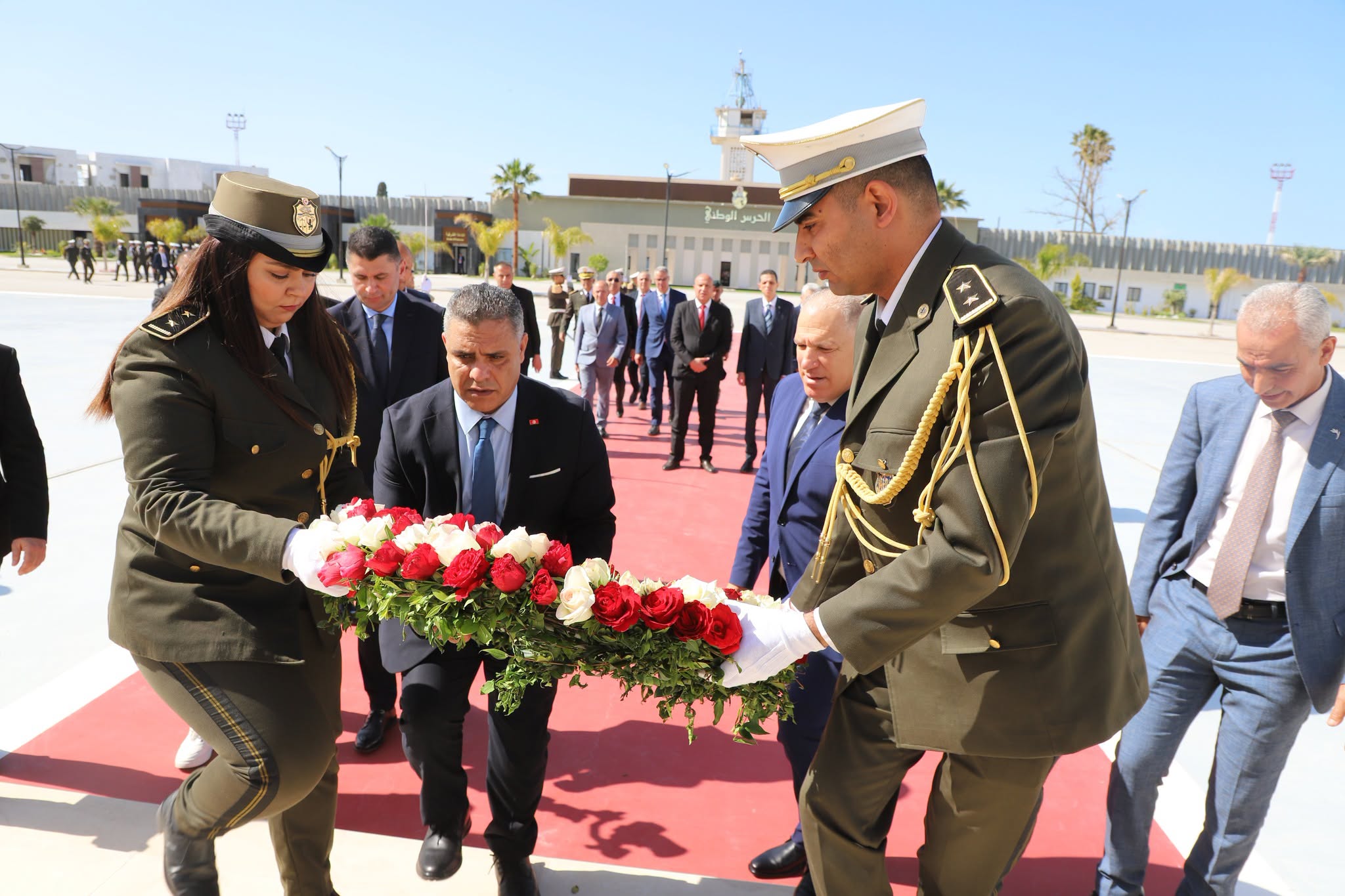 Tunisie : Khaled Nouri rend hommage aux martyrs des forces...