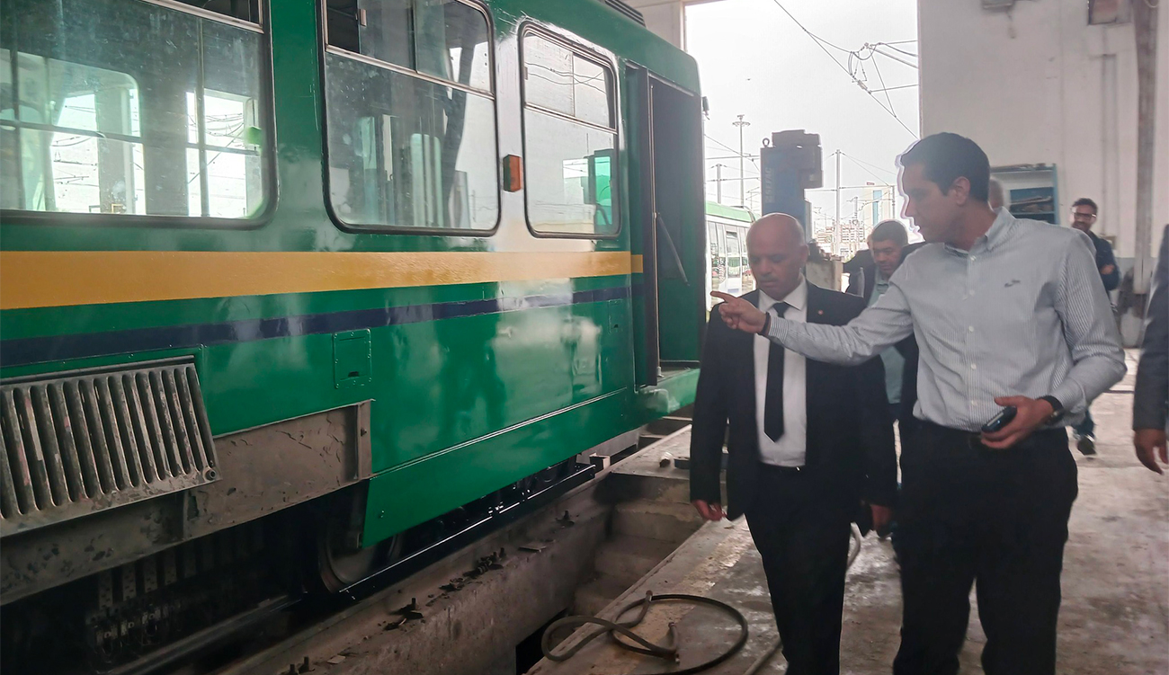 Ministre des Transports : visite d&rsquo;inspection aux entrepôts de la...
