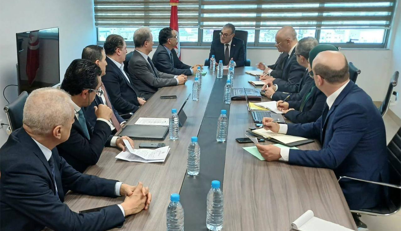 Tunisie : l’État et le secteur privé en concertation pour...