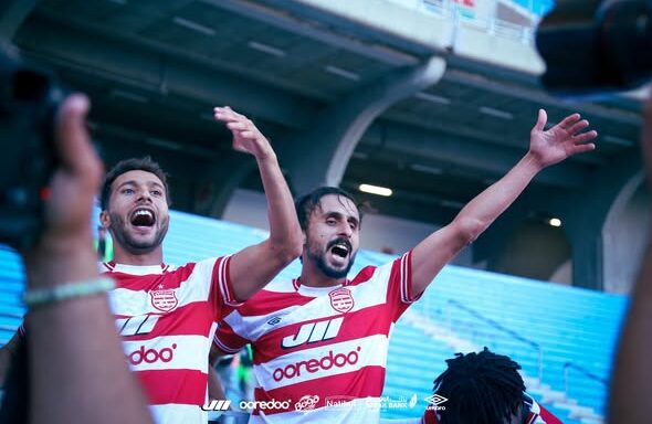 Ligue 1 : les joueurs du Club Africain célèbrent un...