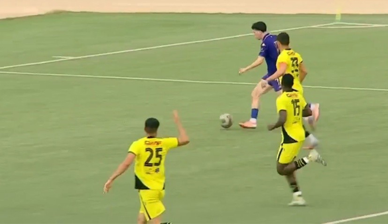 L’Espérance de Tunis mène 1-0 à la mi-temps face à...