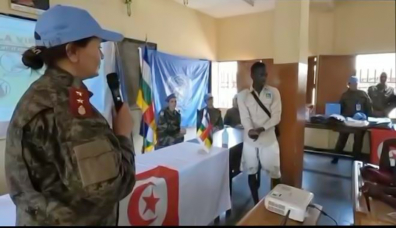 Bangui : les militaires tunisiens transmettent un message d’espoir et...