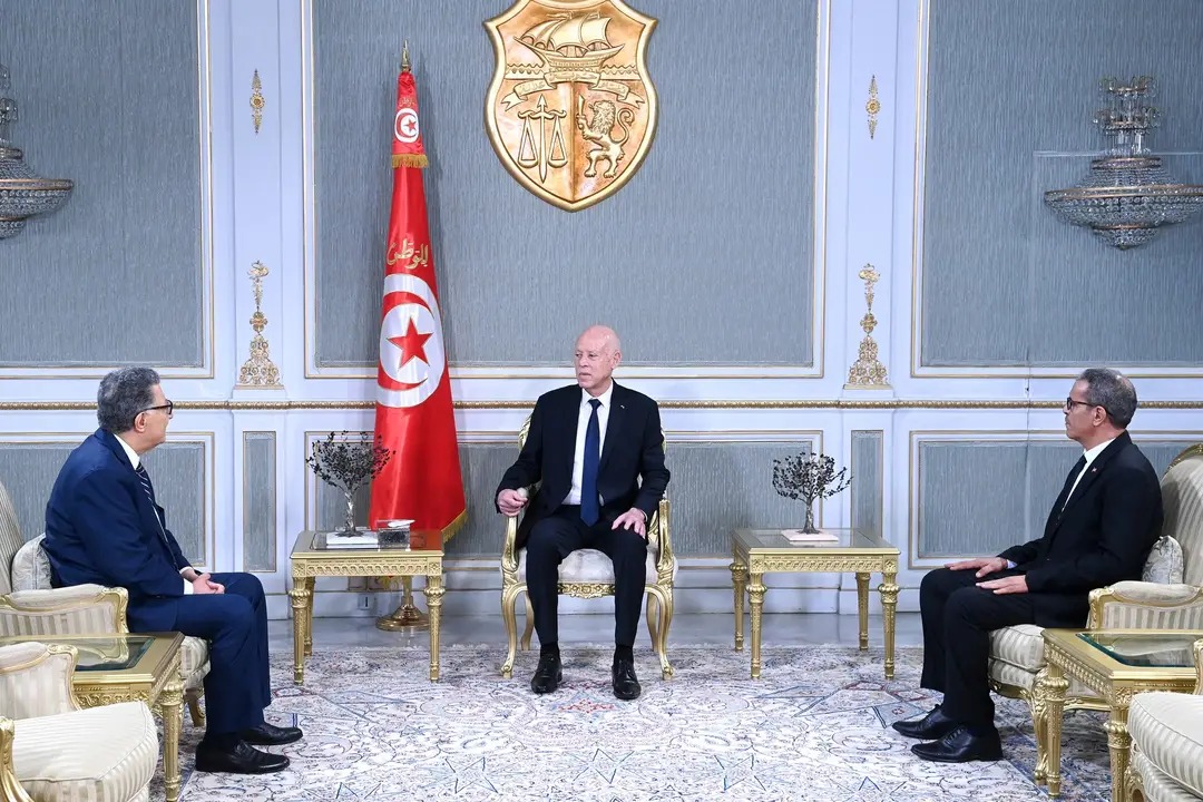 Mensonges et réseaux sociaux : Le Président recadre la gestion...