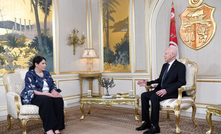 Kaïs Saïed reçoit la vice-présidente de la Commission de l’Union africaine à Carthage