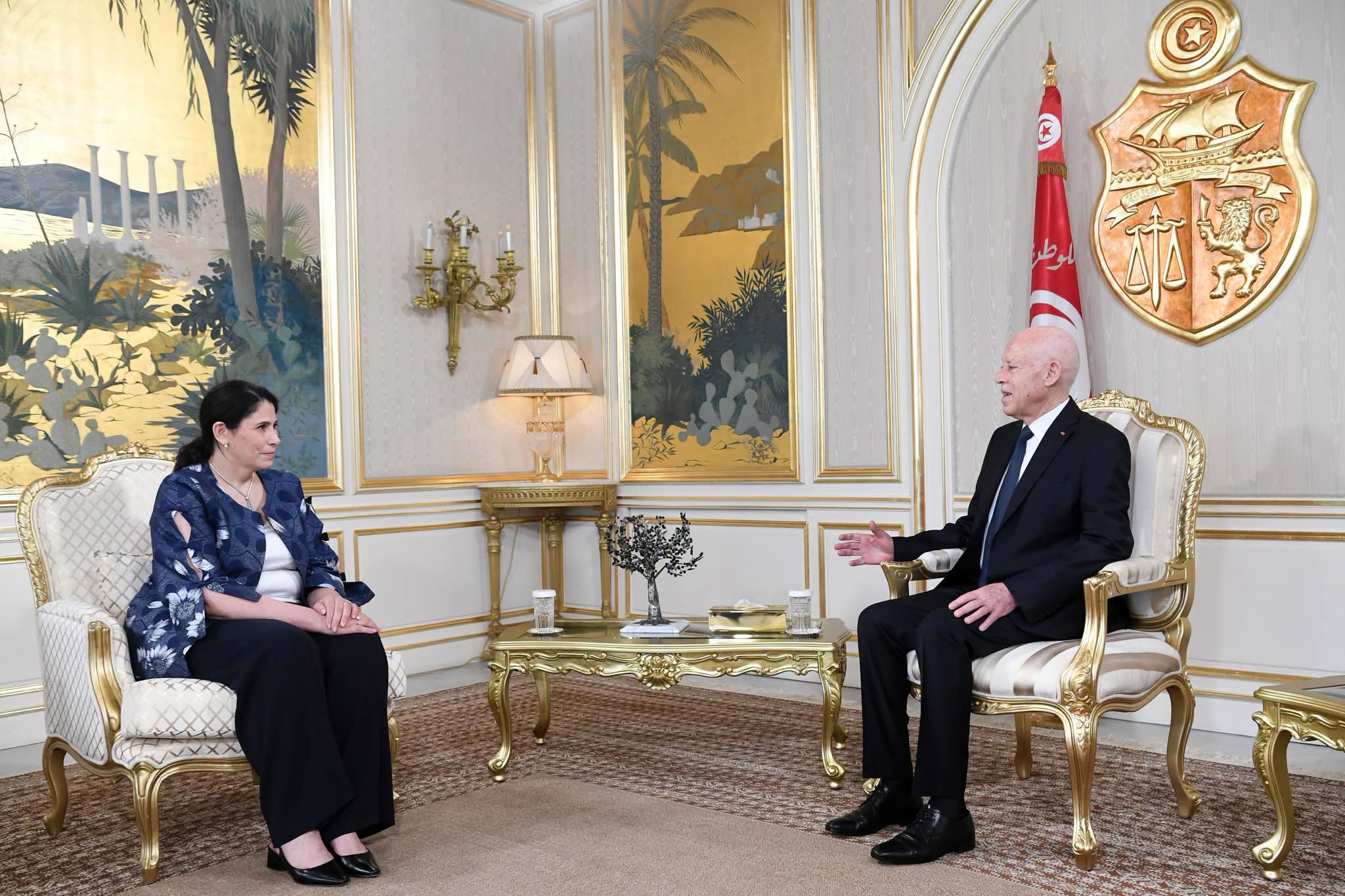 Kaïs Saïed reçoit la vice-présidente de la Commission de l’Union...