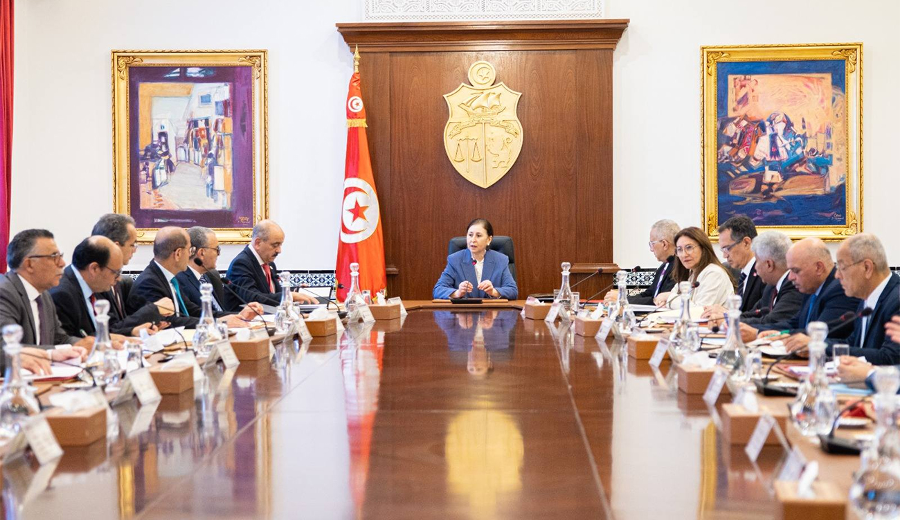 Tunisie : accélération des projets publics et renforcement du suivi...