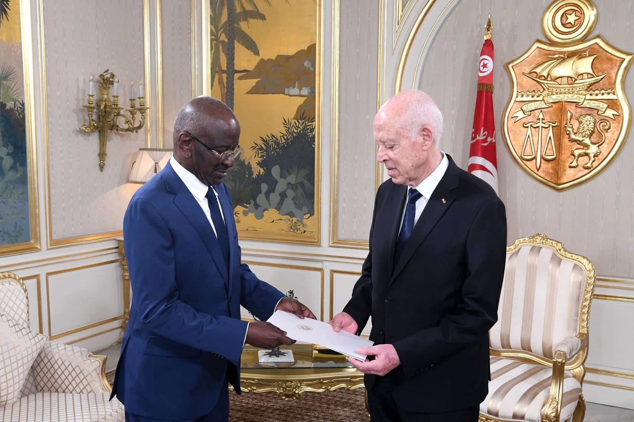 Kaïs Saïed reçoit un envoyé spécial du président mauritanien à...