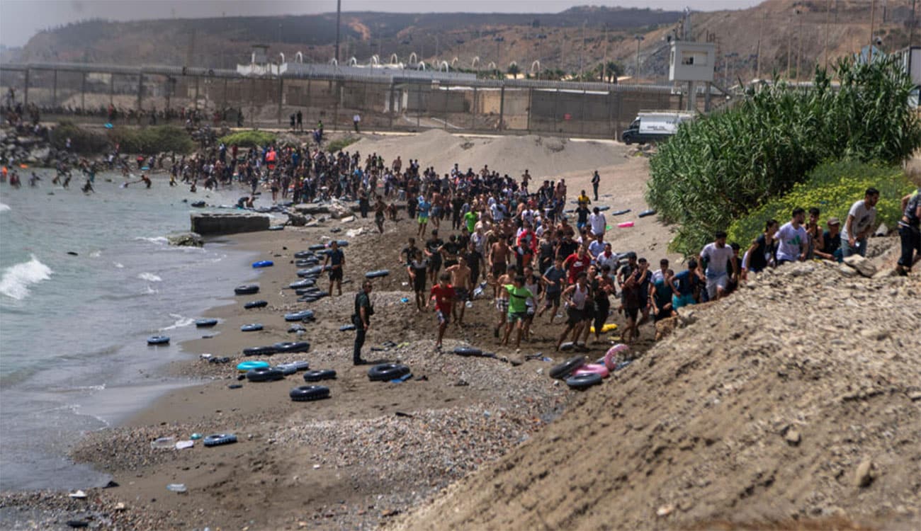 Ceuta : 57 morts et jusqu’à 60.000 migrants arrivés dans...