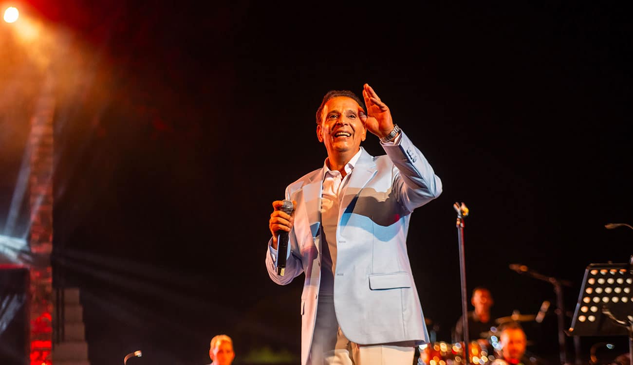 Chokri Bouzayen célèbre la mémoire musicale tunisienne à Hammamet