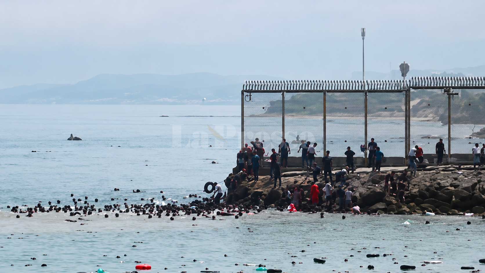 Crise migratoire à Ceuta : 18 morts et près de...